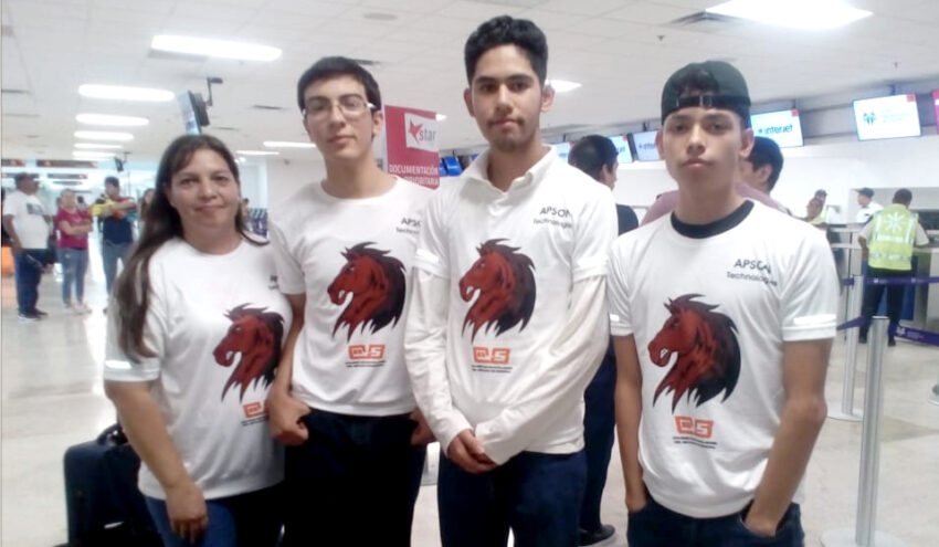 PARTICIPAN ALUMNOS DEL COBACH EN TORNEO DE ROBÓTICA EN MONTERREY, N.L.