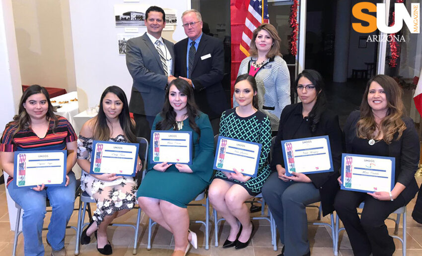 Reciben 15 mil dólares en becas  estudiantes de Universidad de Arizona Sur