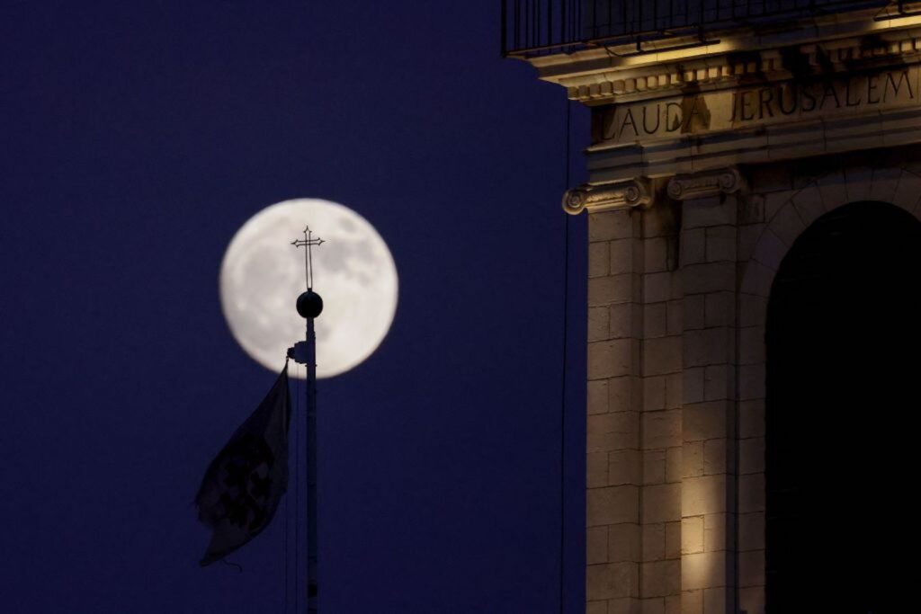 ¿Cómo ver la Superluna del ciervo en México?